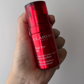 Total Eye Lift | Eye Lifting Serum | CLARINS® UK | CLARINS® UK