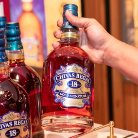 Chivas Regal 18 Year Old Blended Scotch Whisky Scotland 1l